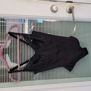 Maidenform Shapewear Bodysuit With Built In Underwire Bra Sz 36 C Black